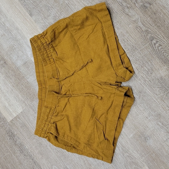 Old Navy Shorts - Picture 2 of 7